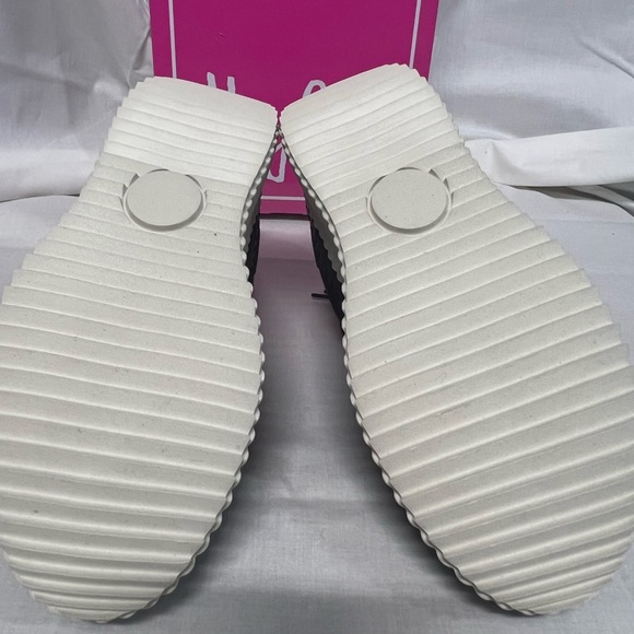 Corky’s Women’s Black Adventure Sneaker - Picture 5 of 7